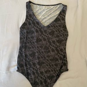 Express body contour v-neck bodysuit